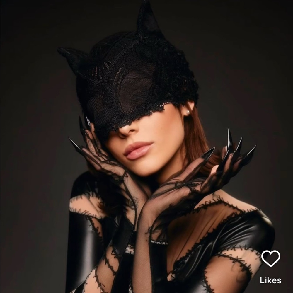 Black Catwoman Lace Mask from Ariana Grande Music Video